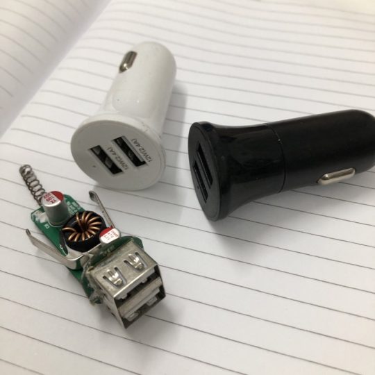 Tẩu sạc linh kiện xịn xò 2.4A 5V USB 25.000