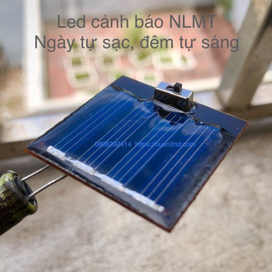 Tấm pin NLMT tích hợp mạch Led cảnh báo + sạc pin: 15K